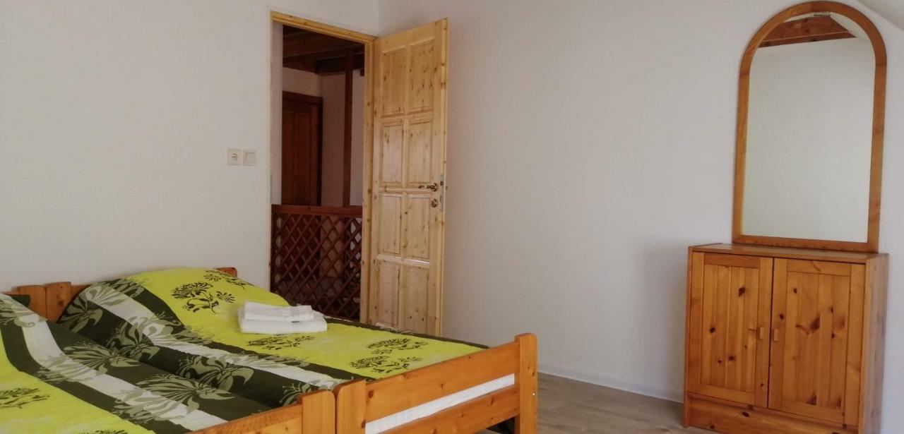 Gesztenye Vendeghaz Ságvár Εξωτερικό φωτογραφία