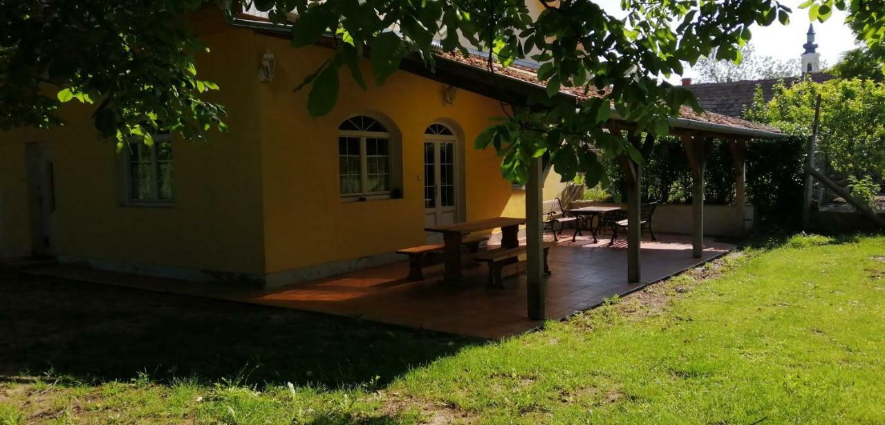 Gesztenye Vendeghaz Ságvár Εξωτερικό φωτογραφία